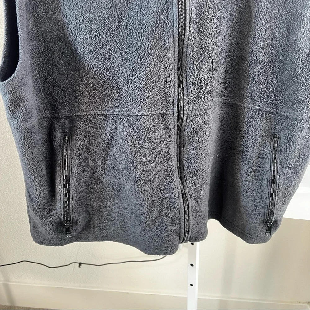 Columbia vest. Size XL. - Picture 11 of 16